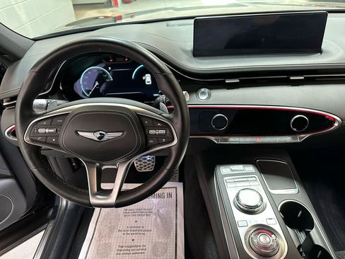 Used 2025 Genesis GV70 2.5T w/ Sport Prestige Package AWD/4WD image 17