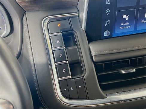 Used 2024 Chevrolet Suburban LT image 22