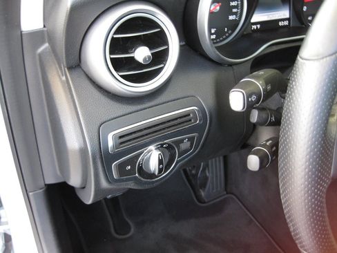 Used 2015 Mercedes-Benz C 300 Sedan image 13