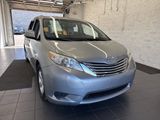 Used 2016 Toyota Sienna LE image 2