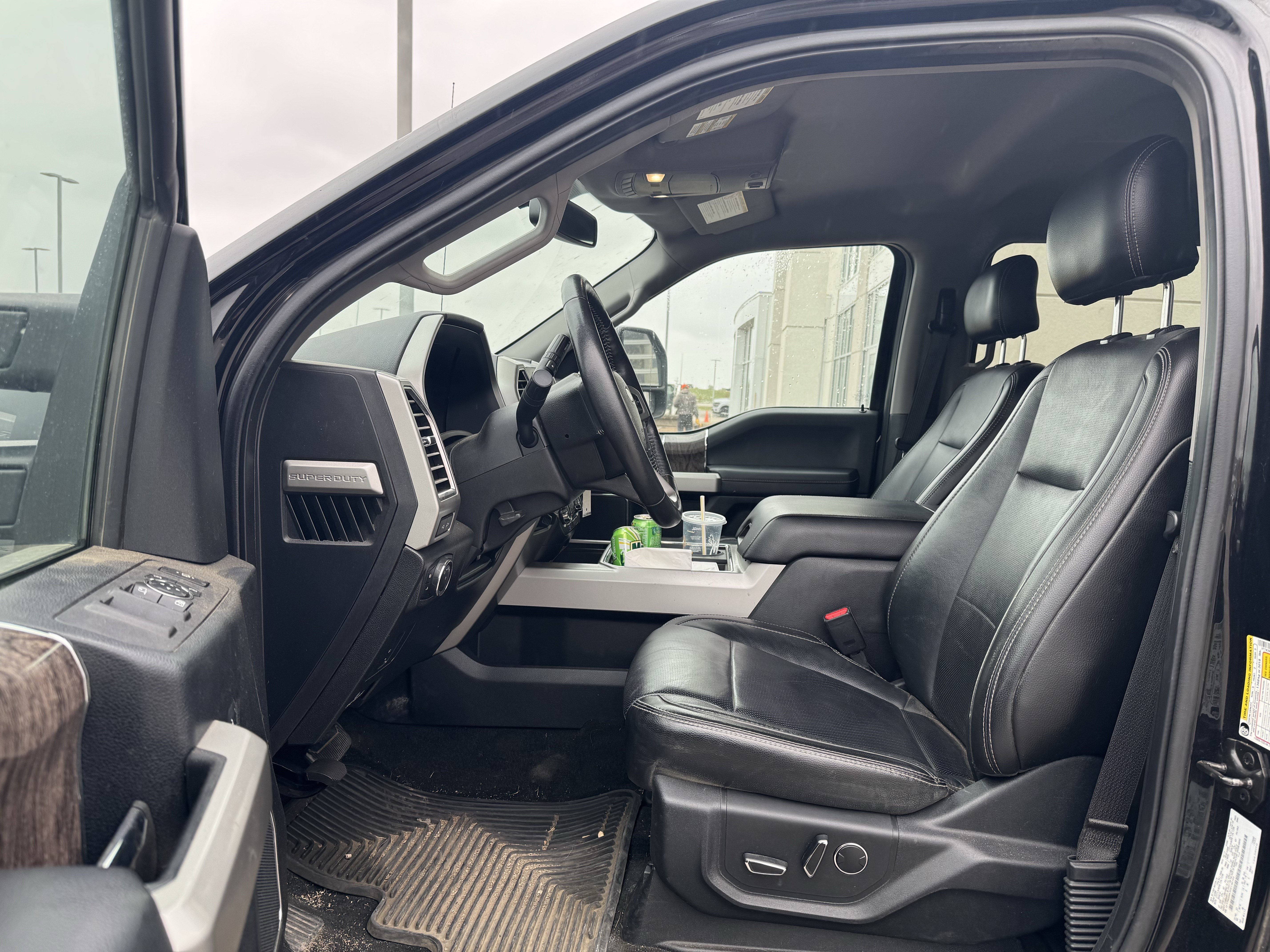Used 2017 Ford F250 Lariat w/ Chrome Package AWD/4WD image 8
