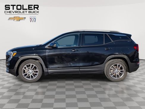 Used 2023 GMC Terrain SLT image 2