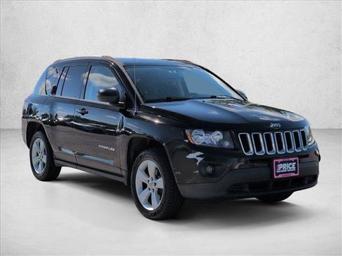 Used 2017 Jeep Compass Sport w/ Power Value Group FWD image 3