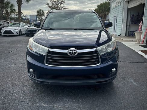 Used 2016 Toyota Highlander XLE image 3