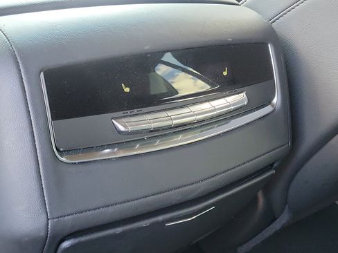 Used 2023 Cadillac Escalade Premium Luxury image 17