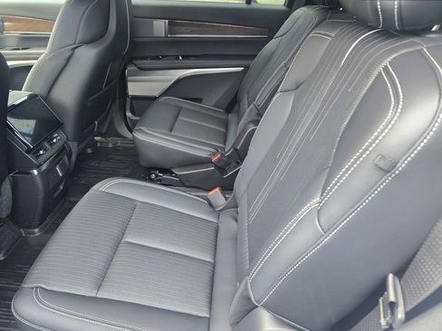 New 2026 Cadillac Vistiq Premium Luxury AWD/4WD image 13