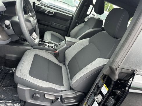 Used 2025 Ford Bronco 4-Door AWD/4WD image 21