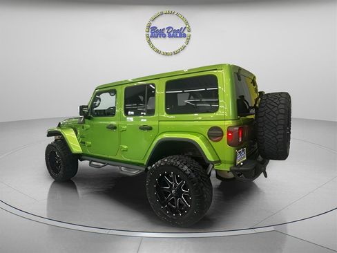 Used 2019 Jeep Wrangler Unlimited Sahara w/ Uconnect 4C Nav & Sound Group AWD/4WD image 3