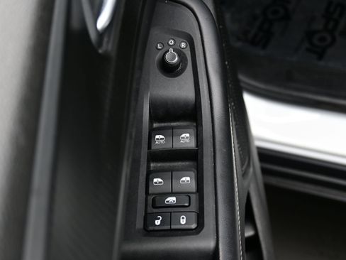 Used 2023 Jeep Grand Cherokee Altitude image 11