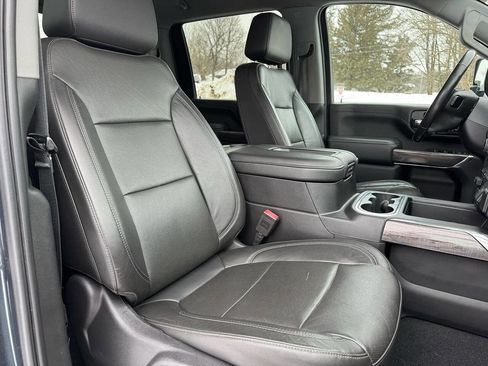 Used 2020 Chevrolet Silverado 2500 LTZ w/ LTZ Convenience Package image 17