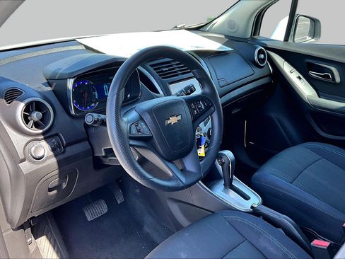 Used 2016 Chevrolet Trax LT AWD/4WD image 12