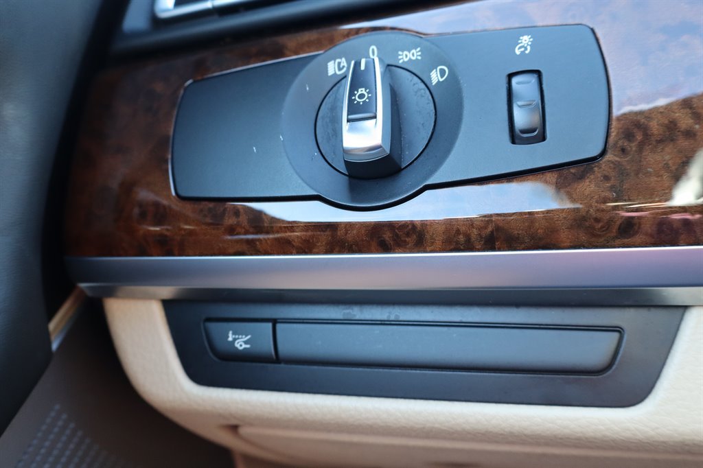 Used 2013 BMW 750Li RWD image 30