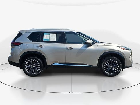 Used 2024 Nissan Rogue Platinum w/ Platinum Premium Package FWD image 5