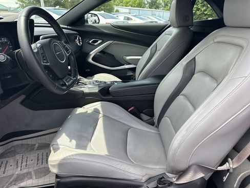 Used 2017 Chevrolet Camaro LT RWD image 10