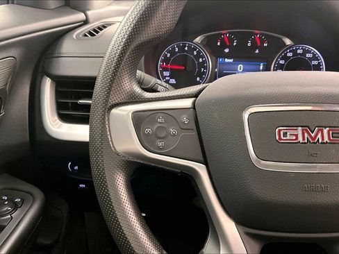 Used 2024 GMC Terrain SLE FWD image 17