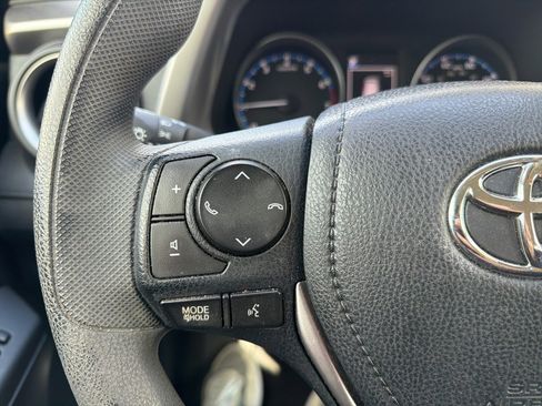 Used 2017 Toyota RAV4 LE image 11