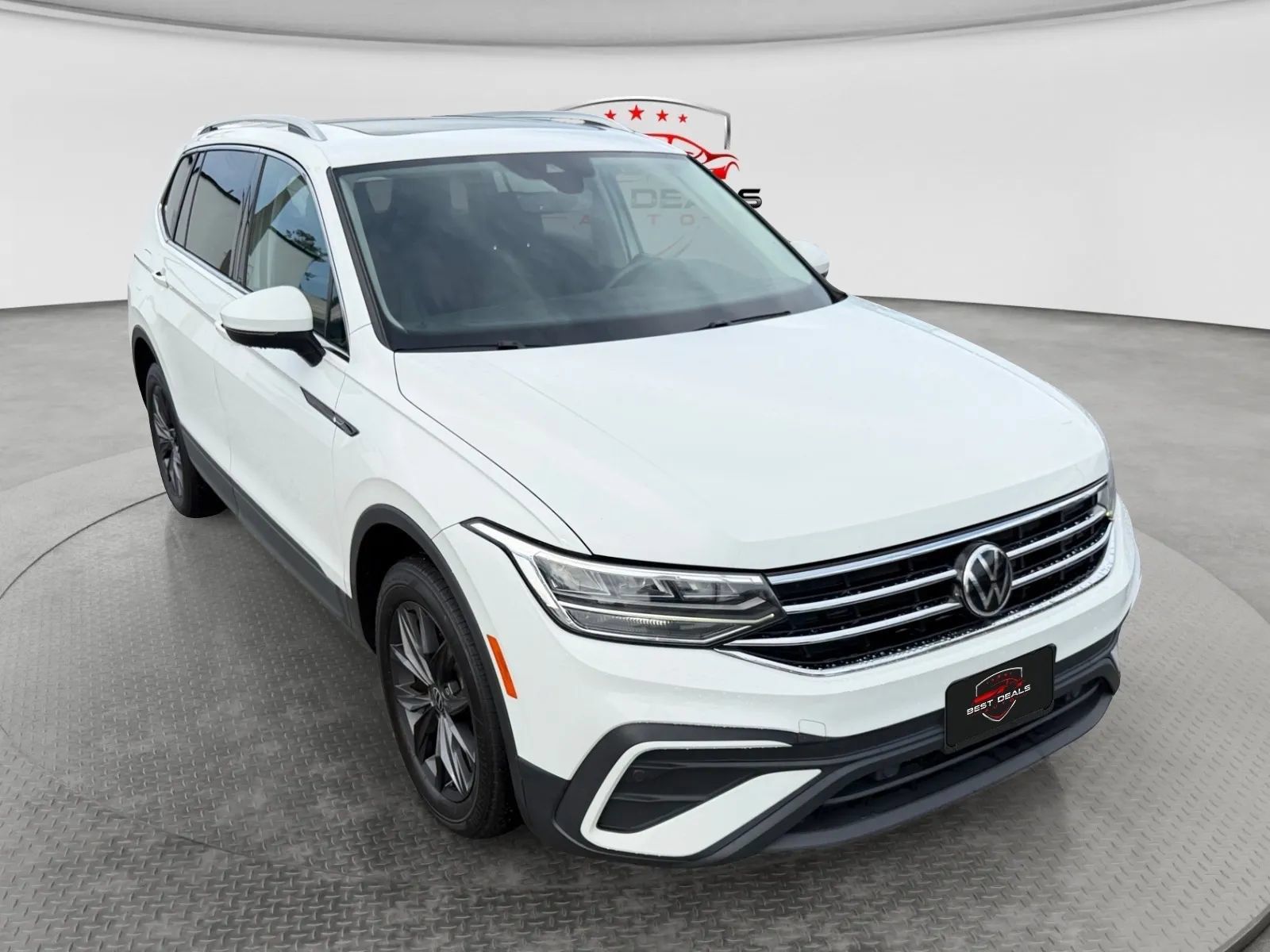 Used 2022 Volkswagen Tiguan SE AWD/4WD image 8