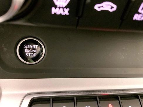 Certified 2025 Audi Q3 2.0T Premium Plus w/ Premium Plus Package image 32