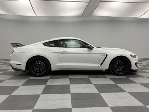 Used 2017 Ford Mustang Shelby GT350 image 18
