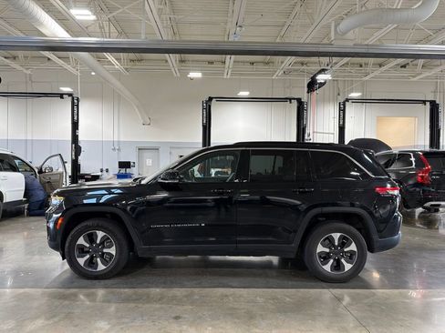 Used 2024 Jeep Grand Cherokee Limited 4xe AWD/4WD image 2