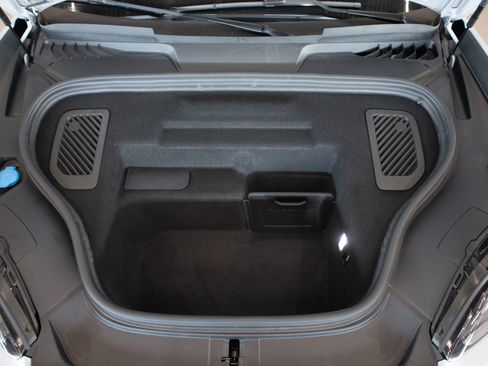 Certified 2025 Porsche Macan 4 Electric AWD/4WD image 29