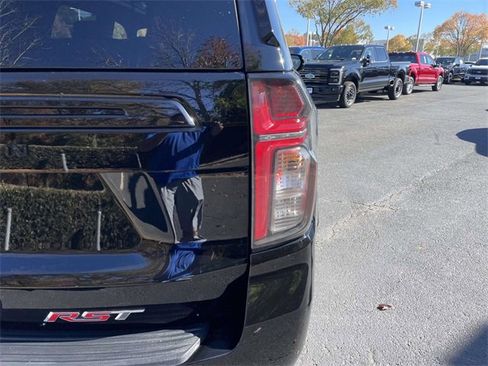 Used 2023 Chevrolet Suburban RST w/ Sport Performance Package image 37