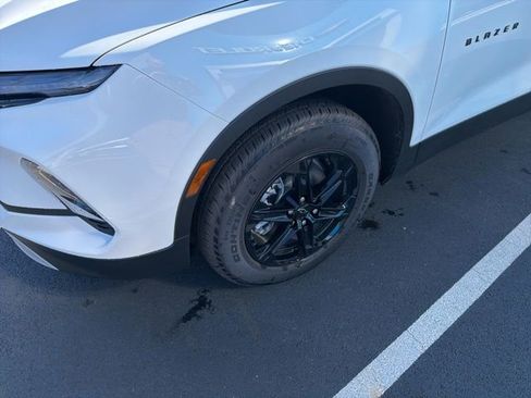New 2025 Chevrolet Blazer LT w/ Midnight/Sport Edition image 6