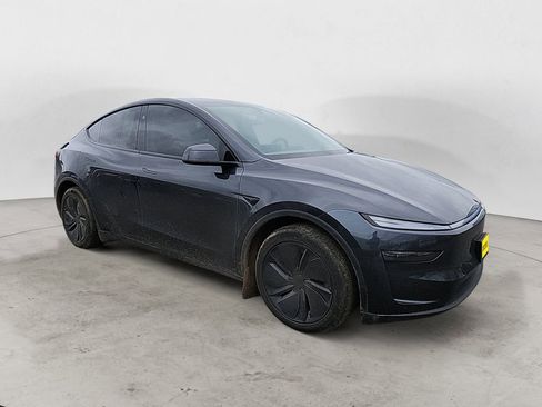 Used 2026 Tesla Model Y 2WD image 7