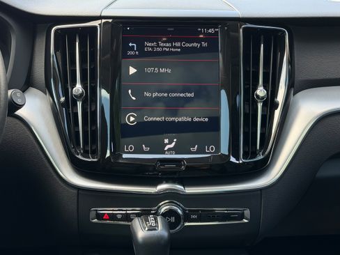 Used 2018 Volvo XC60 T6 Momentum w/ Convenience Package AWD/4WD image 15