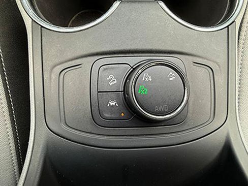 Used 2023 GMC Terrain SLE w/ LPO, Floor Liner Package AWD/4WD image 15