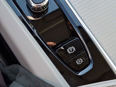 Used 2024 Volvo S60 B5 Core image 30