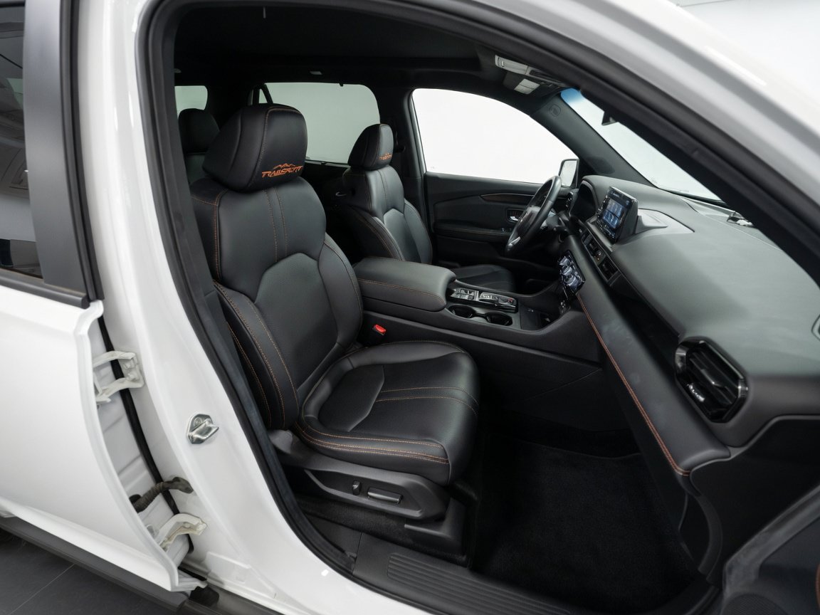 Used 2025 Honda Pilot TrailSport image 23