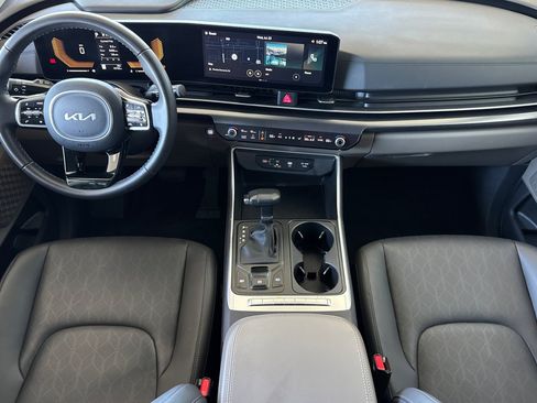 Used 2026 Kia Carnival FWD image 15