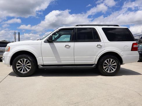 Used 2017 Ford Expedition XLT RWD image 3