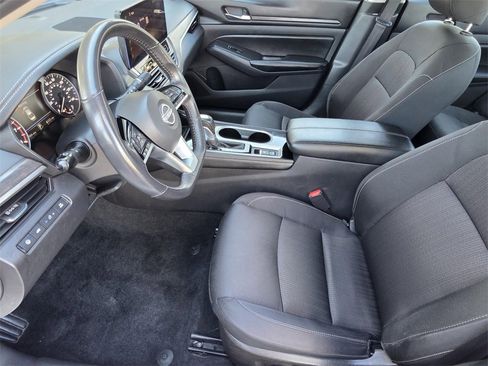Used 2024 Nissan Altima 2.5 SV w/ SV Premium Package image 7