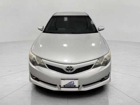 Used 2012 Toyota Camry SE FWD image 14