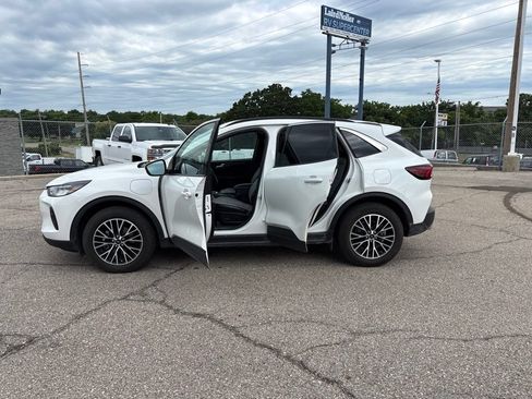Used 2023 Ford Escape SE FWD image 4