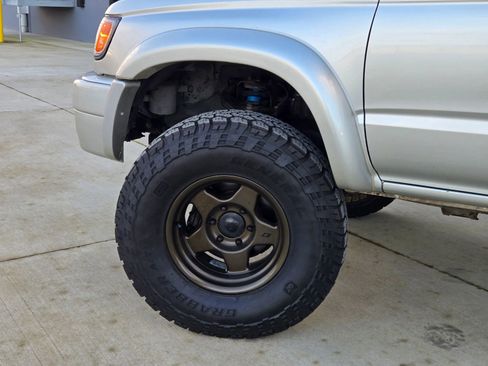 Used 2000 Toyota 4Runner SR5 image 43