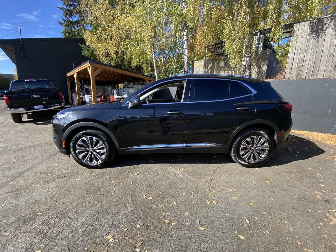 Used 2024 Buick Envision Preferred AWD/4WD image 3