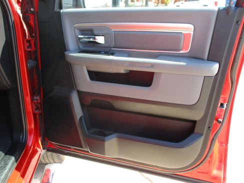 Used 2018 RAM 1500 Big Horn AWD/4WD image 27