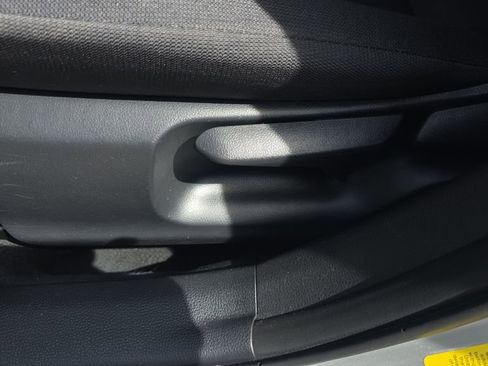 Used 2024 Toyota Corolla LE image 19