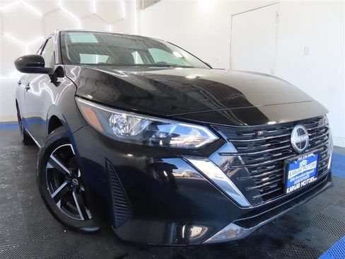 Used 2024 Nissan Sentra SV image 3