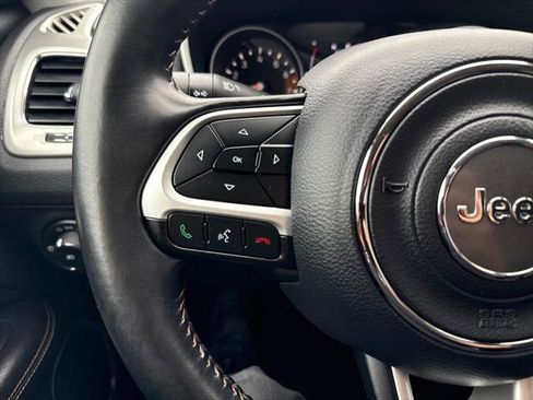 Used 2019 Jeep Compass Latitude AWD/4WD image 18