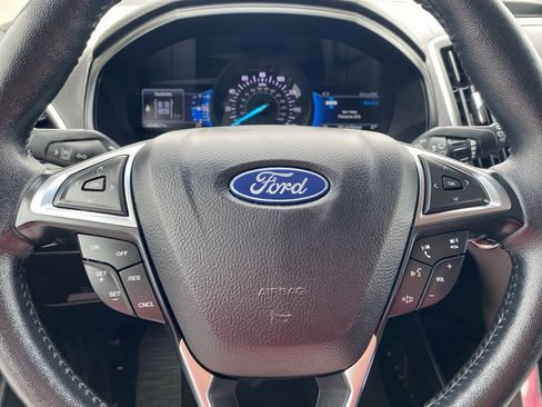 Used 2024 Ford Edge Titanium image 9