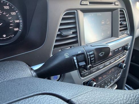 Used 2017 Hyundai Sonata SE FWD image 18