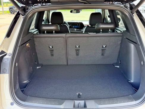 New 2026 Chevrolet TrailBlazer RS w/ Convenience Package FWD image 18