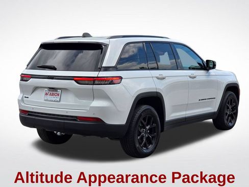 Used 2024 Jeep Grand Cherokee Altitude AWD/4WD image 18