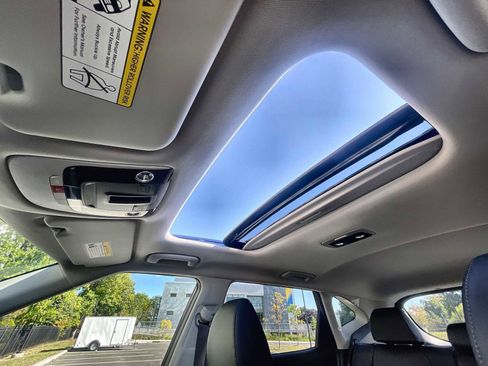 Certified 2025 Kia Seltos EX w/ EX Sunroof Package image 23