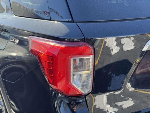 Certified 2022 Ford Explorer XLT w/ Equipment Group 202A image 8