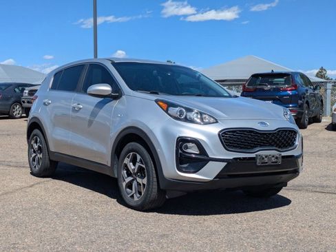 Used 2020 Kia Sportage LX image 3